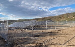 SIGUEN TRABAJOS DE CERCADO DEL POZO DE AGUA DE EL BAMBALETE